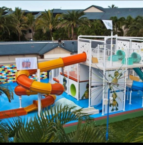 Гостиница Gold Coast Family Apartment  Серферс-Парадайс